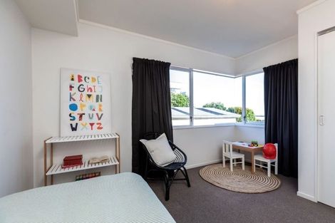 Photo of property in 8b Whiteley Street, Moturoa, New Plymouth, 4310