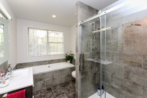 Photo of property in 22 Cowling Road, Hurdon, New Plymouth, 4310