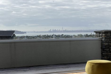 Photo of property in 26 Bernleigh Terrace, West Harbour, Auckland, 0618