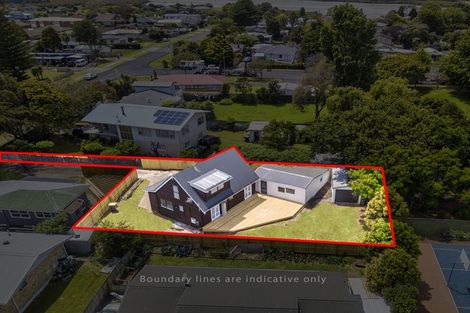 Photo of property in 1/13 Blanes Road, Weymouth, Auckland, 2103