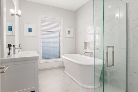 Photo of property in 35a Awanui Drive, Waikanae, 5036