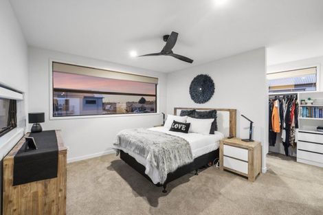 Photo of property in 31 Hinaki Street, Poike, Tauranga, 3112