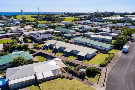 Photo of property in 26 Simons Street, Moturoa, New Plymouth, 4310