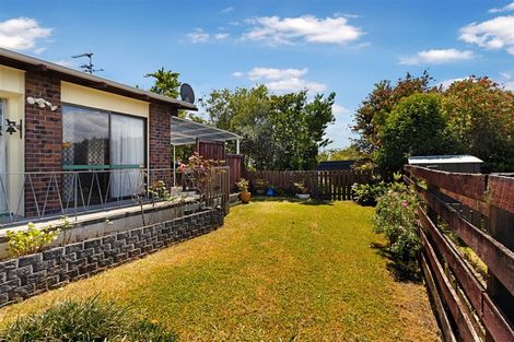 Photo of property in 86 Roberts Road, Te Atatu South, Auckland, 0610