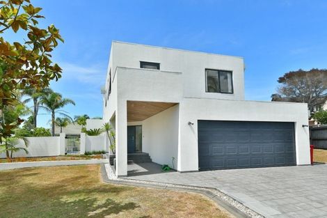 Photo of property in 8 Hobie Court, West Harbour, Auckland, 0618