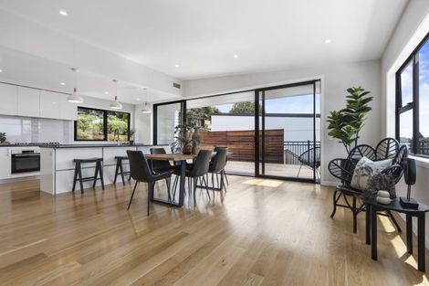 Photo of property in 7b Montrose Place, Highlands Park, New Plymouth, 4312