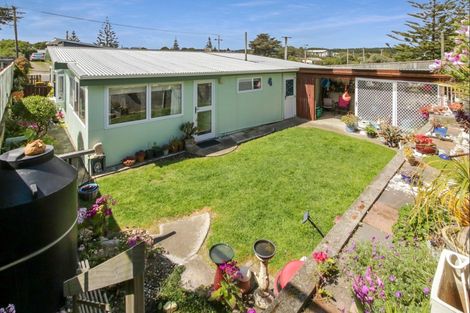 Photo of property in 59 Rua Avenue, Waitarere Beach, Levin, 5510