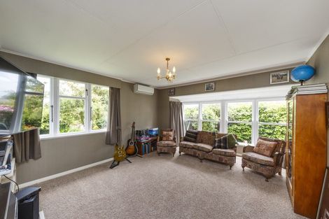 Photo of property in 8 Montrose Place, Takaro, Palmerston North, 4412