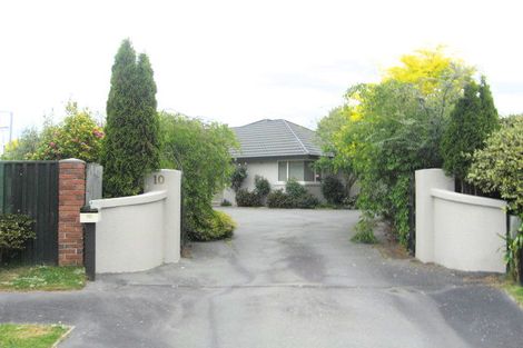 Photo of property in 10 Thornwood Place, Redwood, Christchurch, 8051