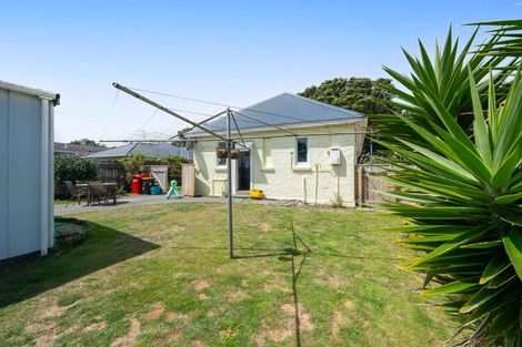 Photo of property in 18 Monorgan Road, Strathmore Park, Wellington, 6022