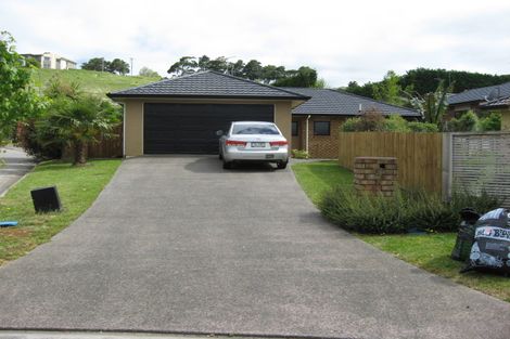 Photo of property in 17 Avonbrook Lane, Pukekohe, 2120