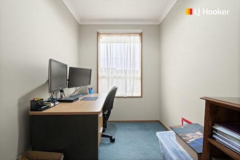 Photo of property in 2 Sunninghurst Drive, Fairfield, Dunedin, 9018