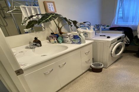 Photo of property in 72 Roberts Road, Te Atatu South, Auckland, 0610