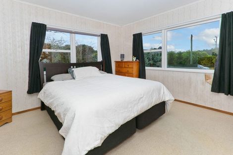 Photo of property in 1 Claridge Street, Glen Eden, Auckland, 0602