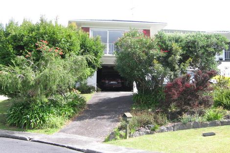 Photo of property in 1/3 Cloverly Crescent, Campbells Bay, Auckland, 0630