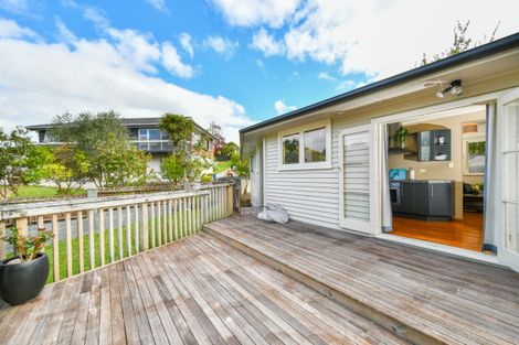 Photo of property in 20 Hartley Terrace, Massey, Auckland, 0614