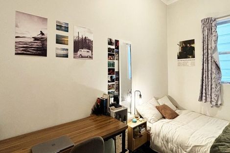 Photo of property in 4 Rixon Grove, Mount Victoria, Wellington, 6011