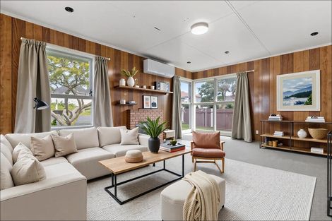 Photo of property in 7 Leonard Place, Otara, Auckland, 2023
