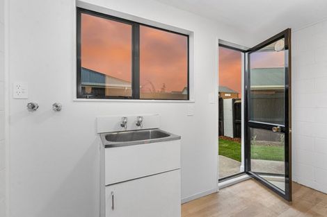 Photo of property in 2/30 Picton Avenue, Riccarton, Christchurch, 8011
