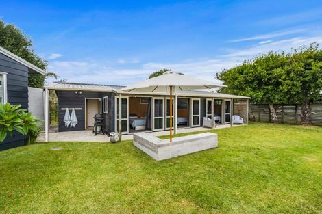 Photo of property in 8 Ringer Avenue, Matapouri, Whangarei, 0173