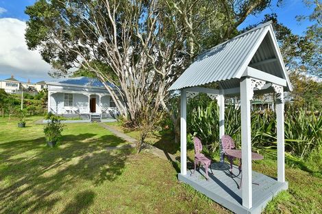 Photo of property in 11 Green Lane, Helensville, 0800