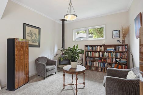 Photo of property in 125 Woodlands Park Road, Titirangi, Auckland, 0604