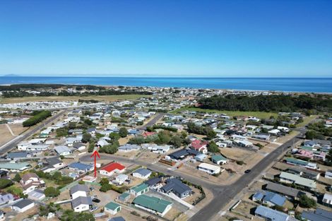 Photo of property in 6 Harrod Avenue, Foxton Beach, Foxton, 4815