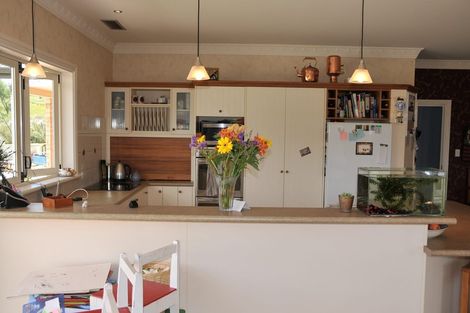 Photo of property in 104 Muriwai Valley Road, Muriwai, Waimauku, 0881