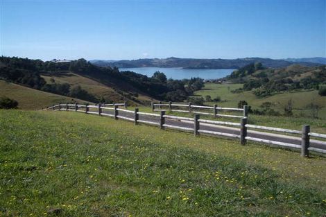 Photo of property in 9 Tironui Place, Whitianga, 3510