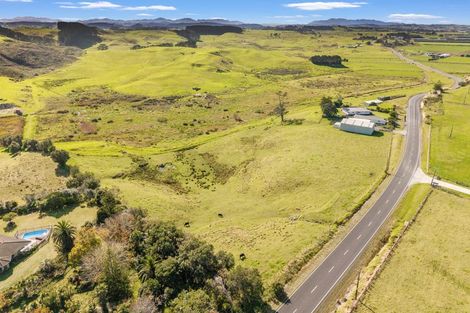 Photo of property in 402 Baylys Coast Road, Dargaville, 0377