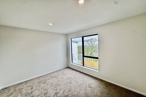 Photo of property in 5 Raphael Place, West Harbour, Auckland, 0618