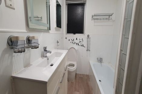 Photo of property in 34 Chislehurst Street, Henderson, Auckland, 0612