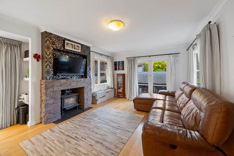 Photo of property in 6 Kerry Dell, Cockle Bay, Auckland, 2014