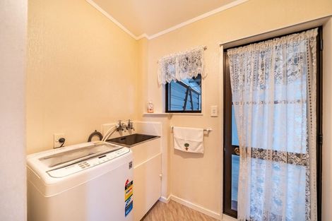 Photo of property in 4/28 Logan Street, Ebdentown, Upper Hutt, 5018