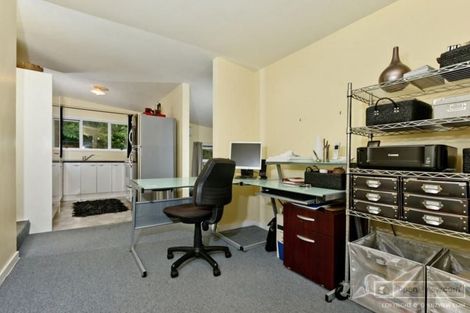 Photo of property in 55 Gatman Street, Birkdale, Auckland, 0626