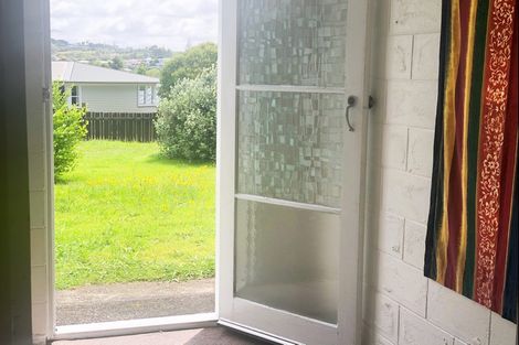 Photo of property in 3 Trinidad Road, Sunnynook, Auckland, 0620