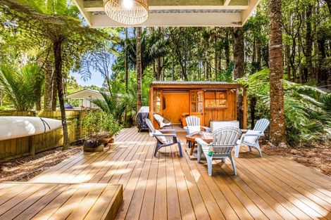 Photo of property in 227 Woodlands Park Road, Titirangi, Auckland, 0604