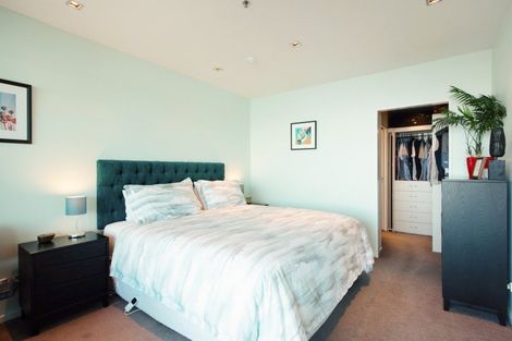 Photo of property in Patent 326 Apartments, 404s/326 Evans Bay Parade, Hataitai, Wellington, 6021