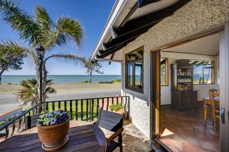 Photo of property in 74 Le Quesne Road, Bay View, Napier, 4104