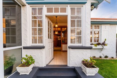 Photo of property in 19 Mornington Road, Balaclava, Dunedin, 9011