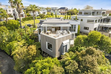 Photo of property in 39 Eastcliffe Road, Castor Bay, Auckland, 0620
