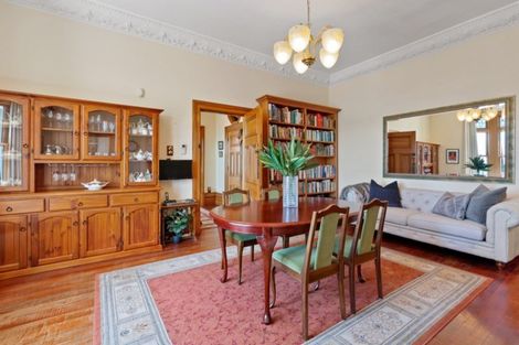 Photo of property in 186 Oriental Parade, Oriental Bay, Wellington, 6011