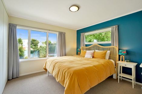 Photo of property in 14 Harbour View Road, Te Atatu Peninsula, Auckland, 0610