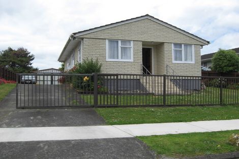 Photo of property in 35 Heyford Close, Mangere, Auckland, 2022