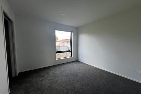 Photo of property in 21 Divich Avenue, Te Atatu South, Auckland, 0610