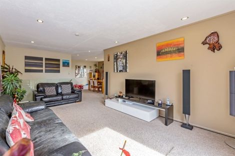 Photo of property in 15 Hillcrest Road, Hatfields Beach, Orewa, 0931