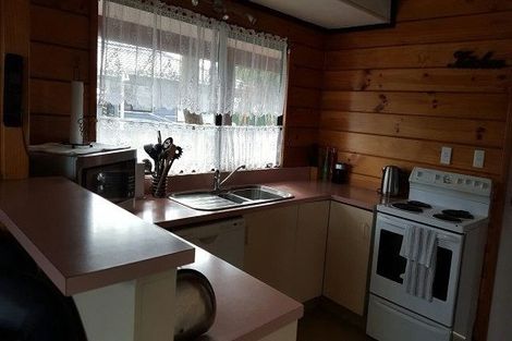Photo of property in 1 Cabello Place, Unsworth Heights, Auckland, 0632