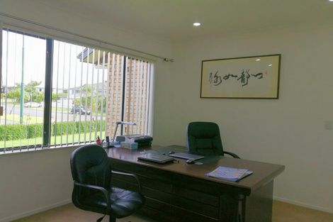Photo of property in 21 Waimanu Drive, Te Atatu Peninsula, Auckland, 0610