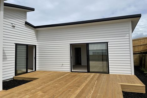 Photo of property in 40 Taikura Avenue, Red Beach, 0932