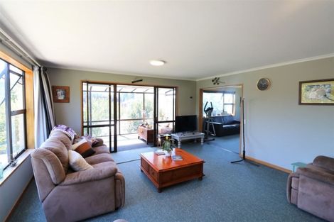 Photo of property in 2 Manse Road, Pahurehure, Papakura, 2113